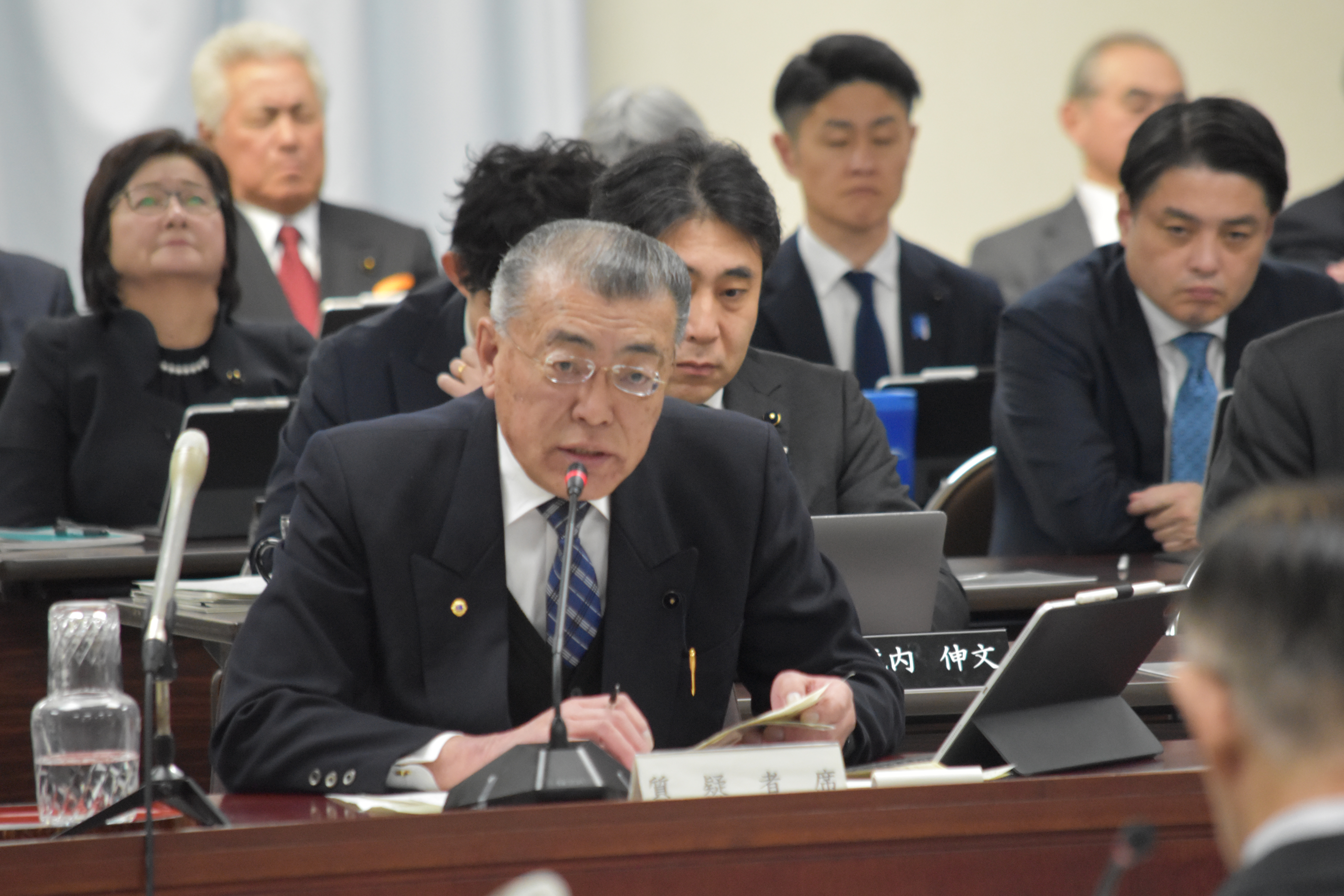 ２月議会　総括審査会